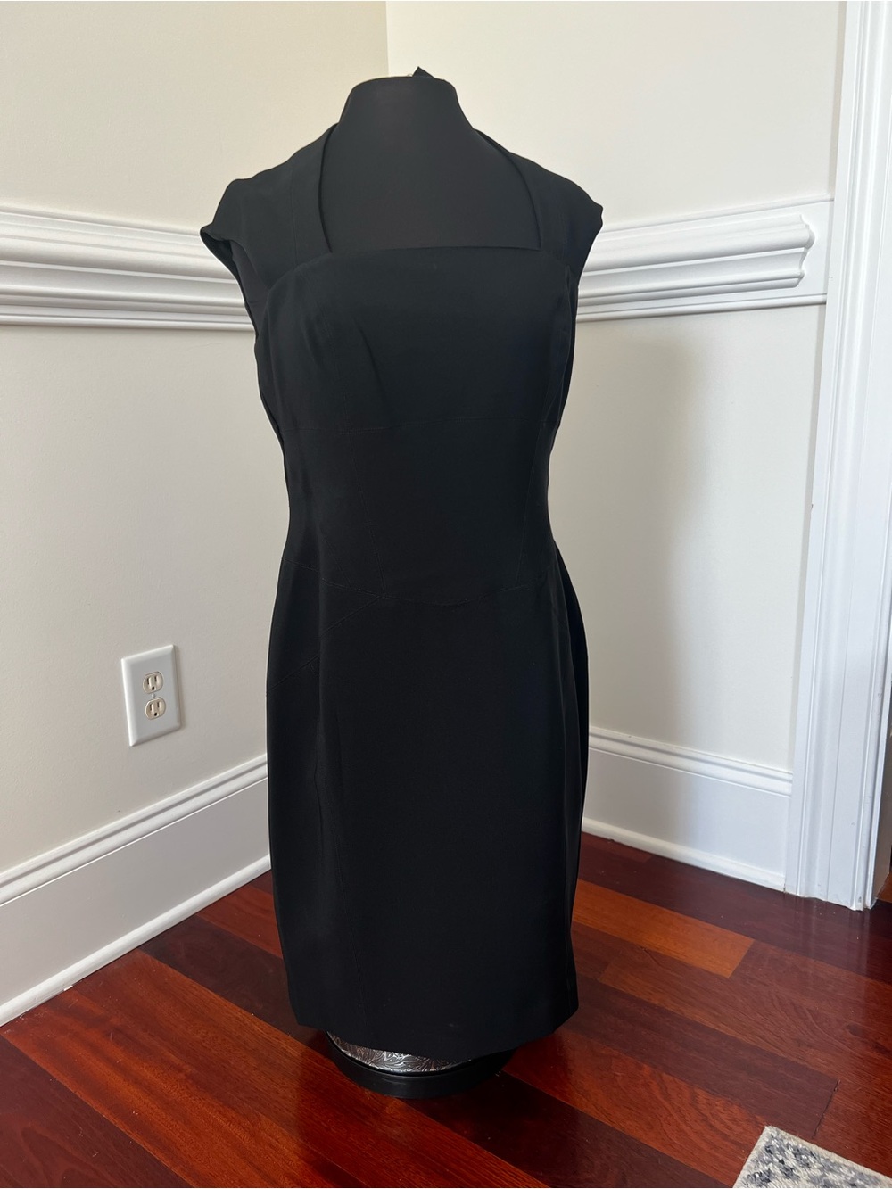 Maggy London Black Square-Neck Sheath Midi Dress